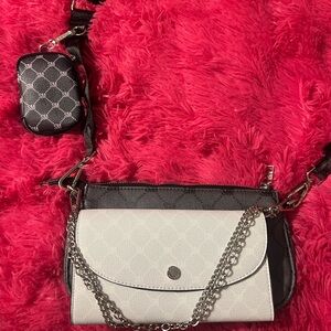 Steve Madden purse, getting rid of my collection! Check my page for more!